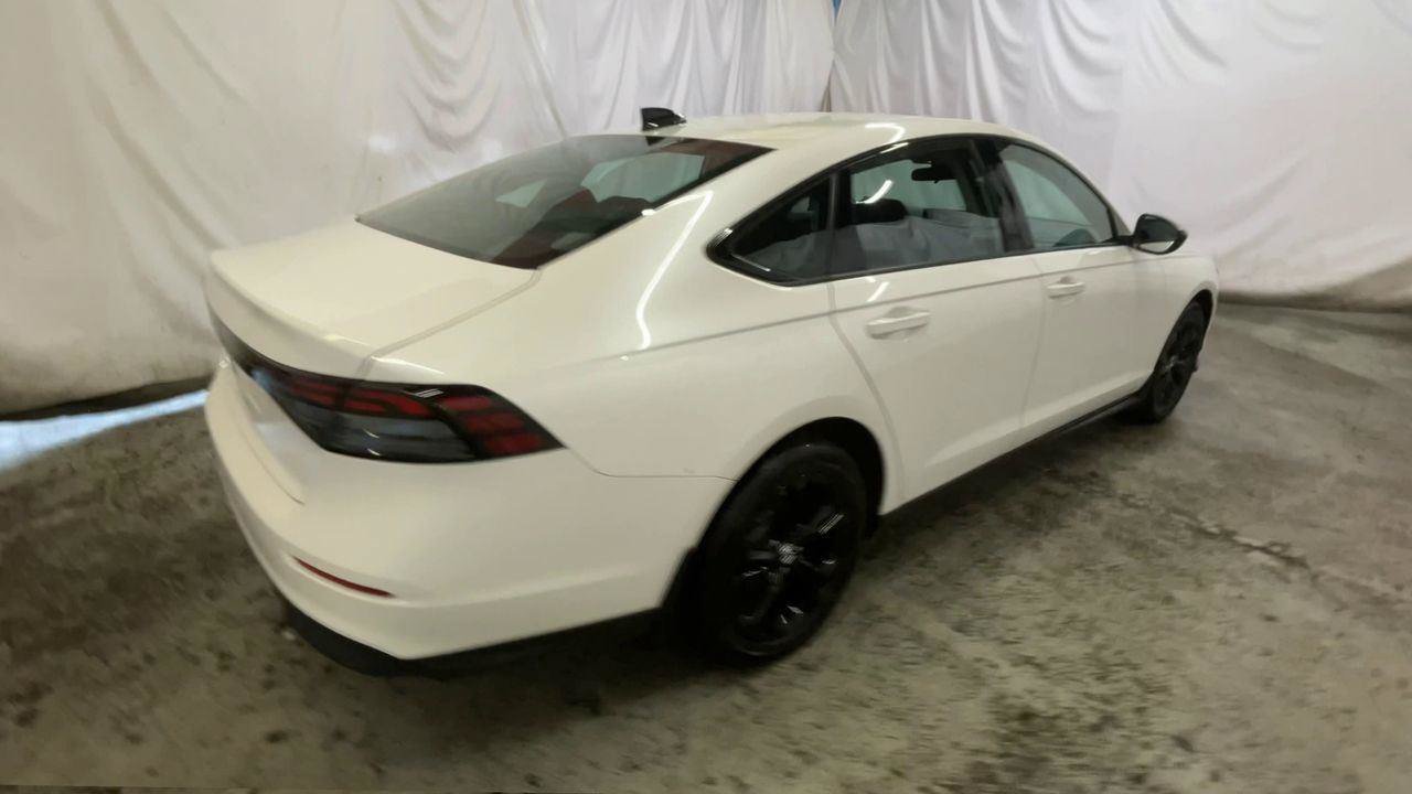 Certified 2025 Honda Accord SE image 8