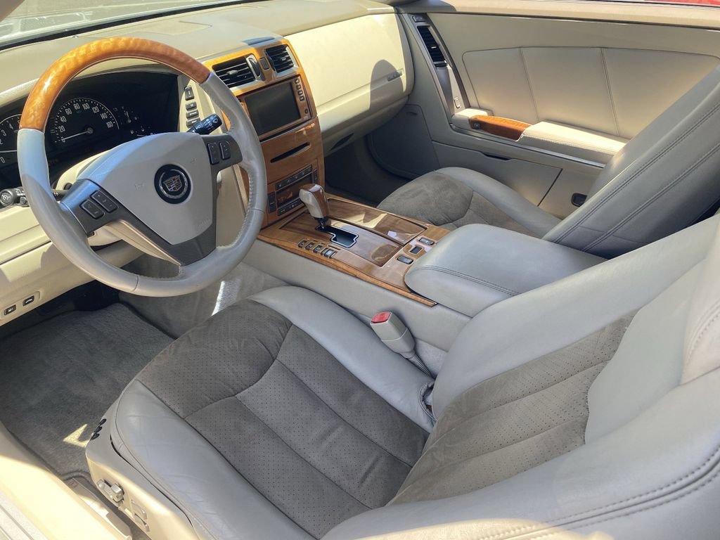 Used 2005 Cadillac XLR RWD image 14