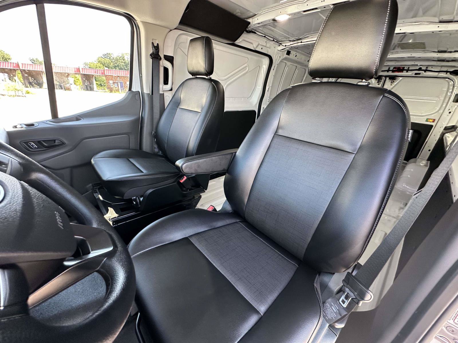 Certified 2023 Ford E-Transit Low Roof RWD image 21