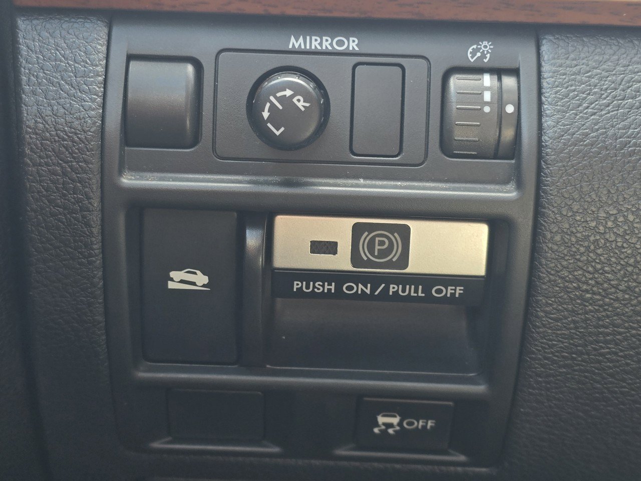 Used 2013 Subaru Outback 3.6R Limited image 32