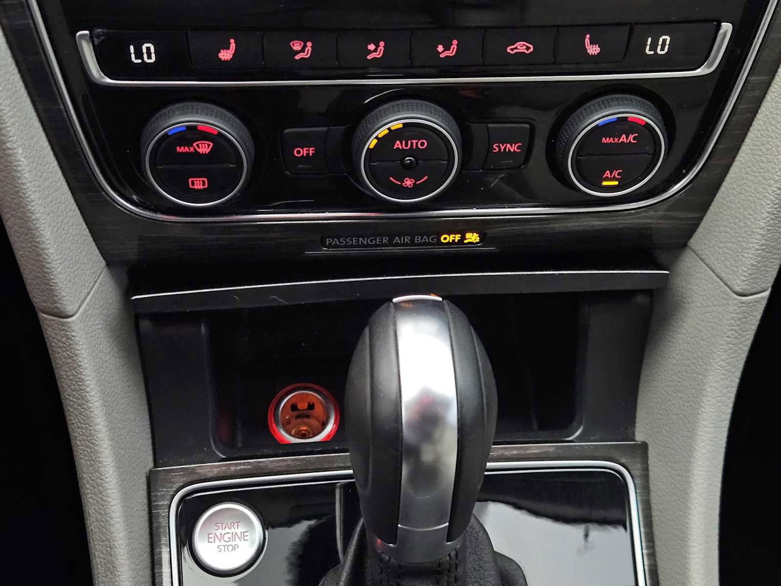 Used 2017 Volkswagen Passat 1.8T SE image 19