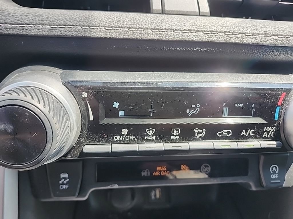 Used 2024 Toyota RAV4 LE FWD image 5