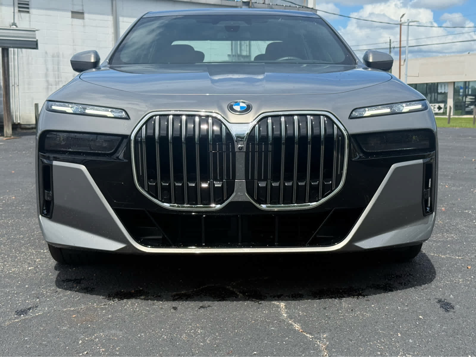 Used 2026 BMW 740i xDrive AWD/4WD image 8