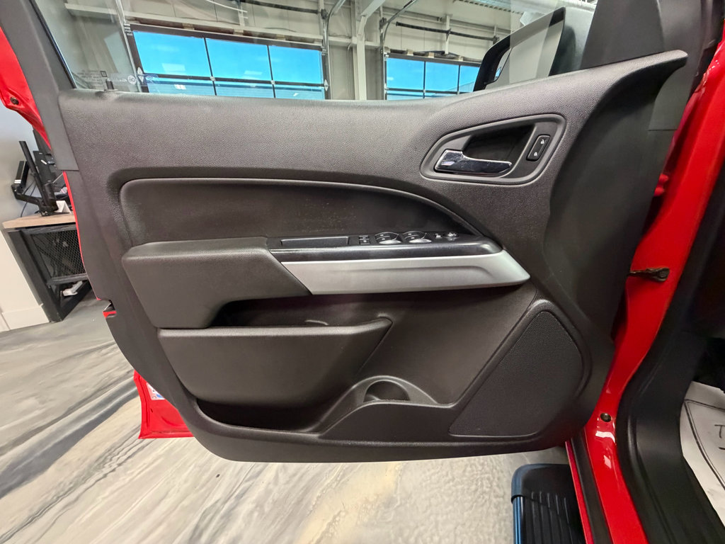 Used 2016 Chevrolet Colorado LT w/ LT Convenience Package RWD image 52