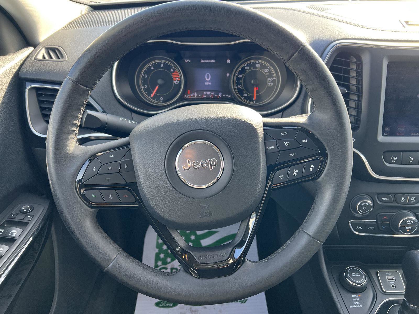 Used 2023 Jeep Cherokee Altitude Lux image 21