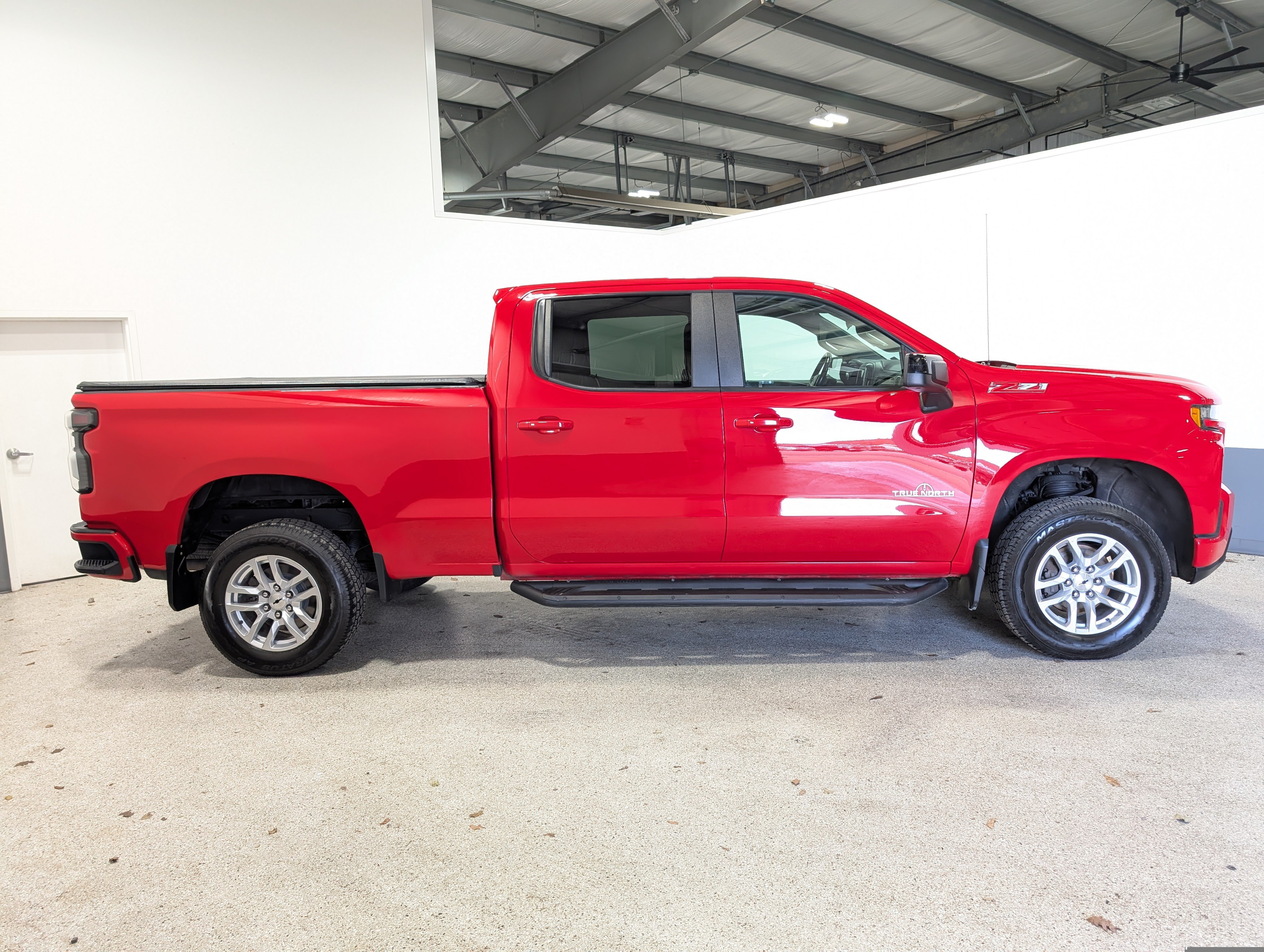 Used 2019 Chevrolet Silverado 1500 RST w/ True North Edition AWD/4WD image 2