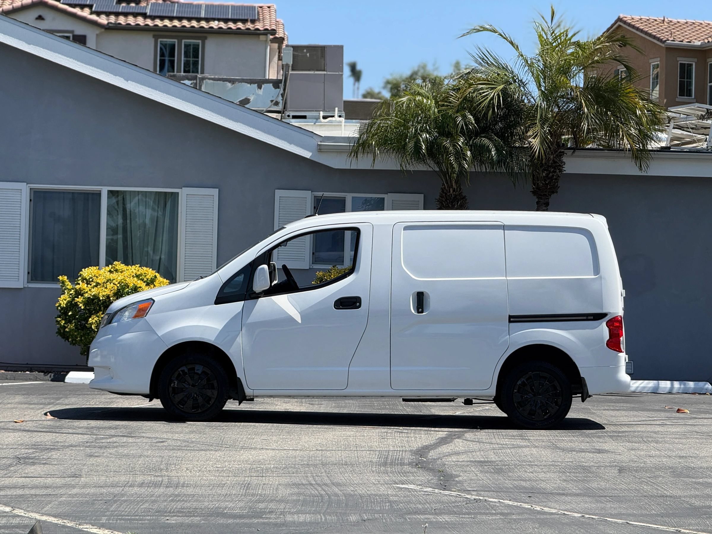 Used 2020 Nissan NV200 SV w/ Back Door Glass Package FWD image 2