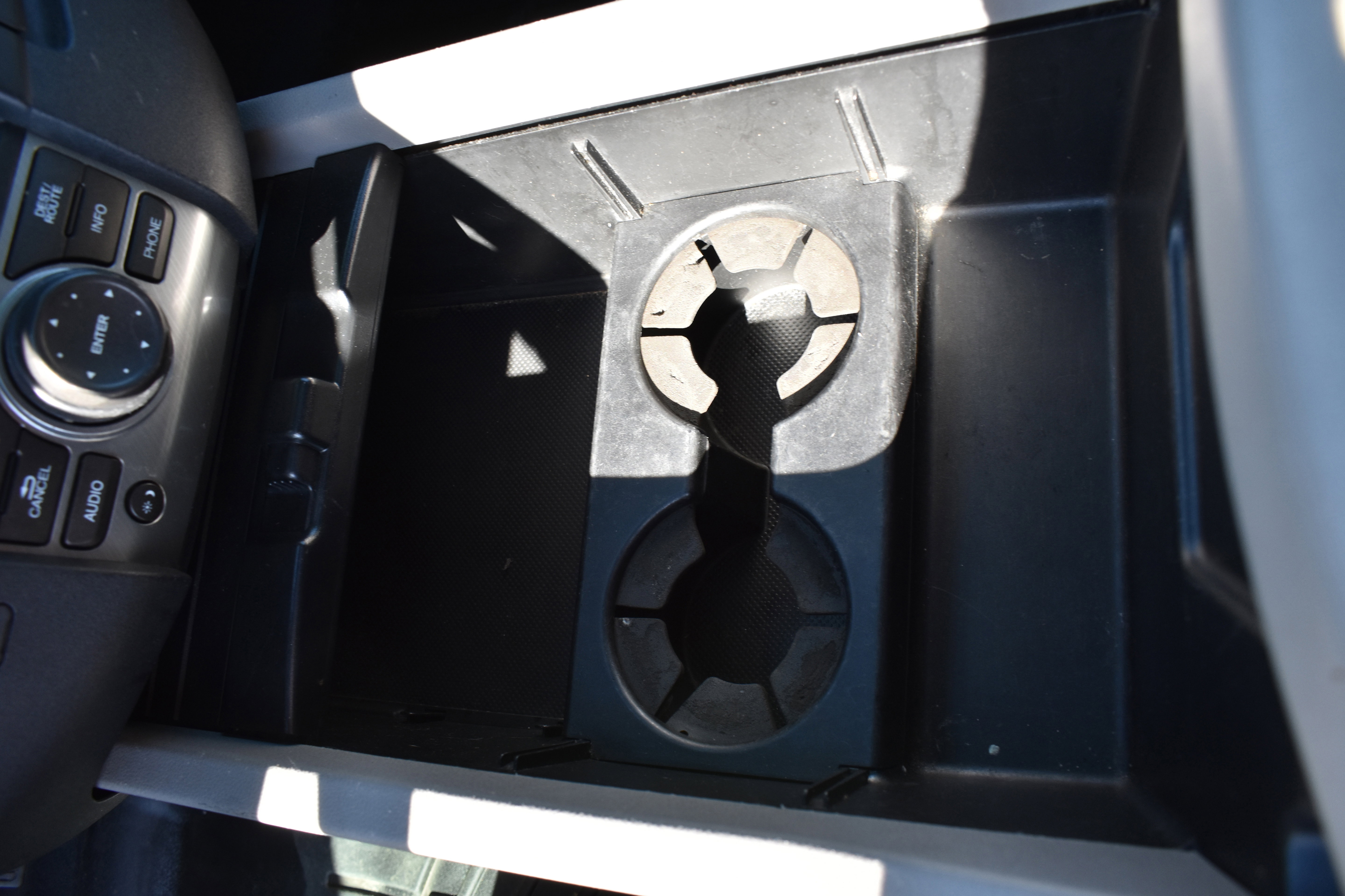 Used 2012 Honda Pilot Touring image 23