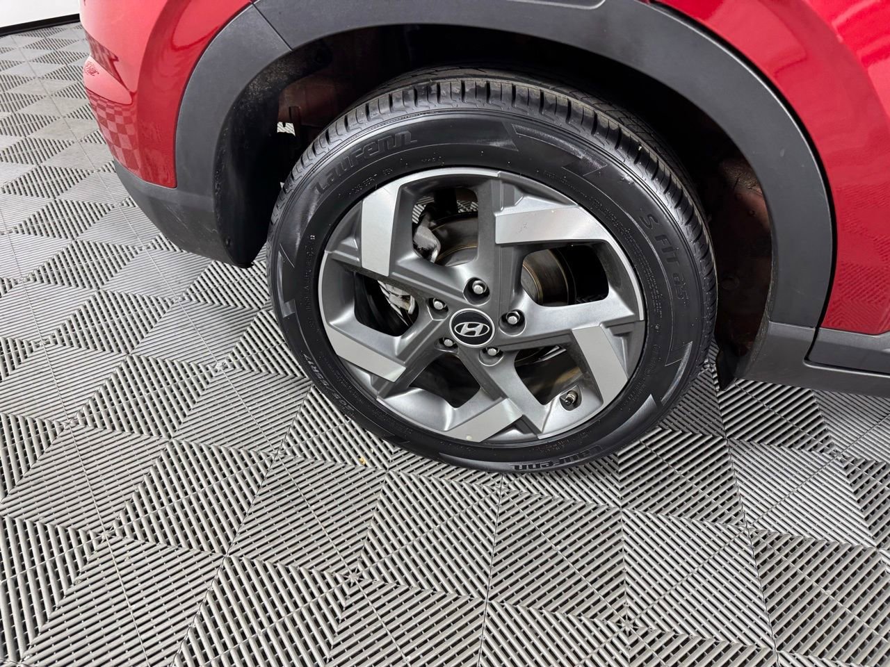 Used 2025 Hyundai Venue SEL image 34