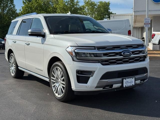 Used 2023 Ford Expedition Platinum AWD/4WD image 2