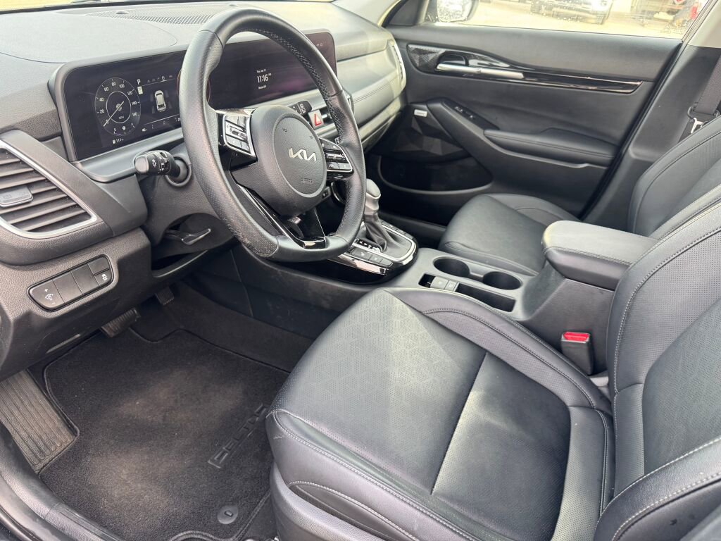 Used 2024 Kia Seltos SX image 3