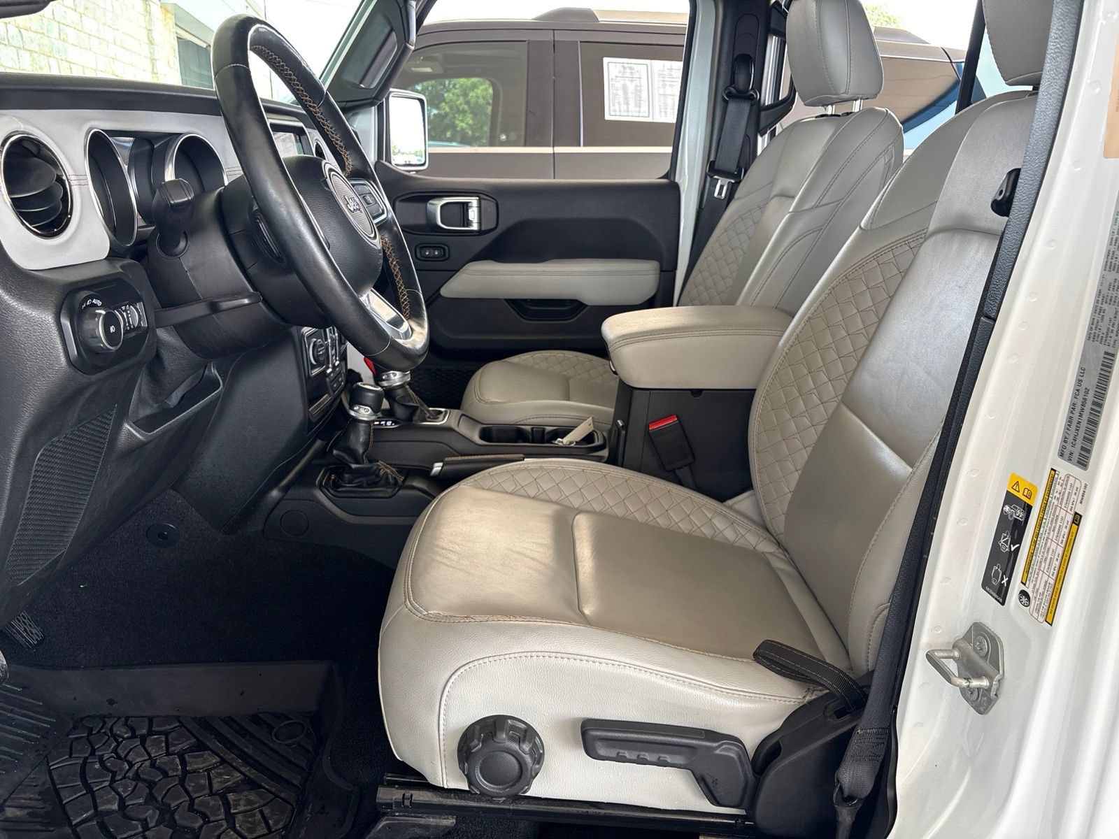 Used 2021 Jeep Wrangler Unlimited Sahara AWD/4WD image 13