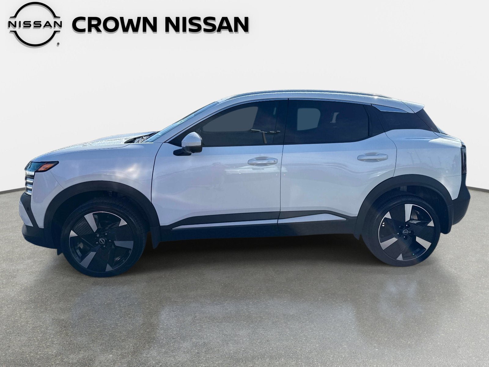 Used 2025 Nissan Kicks SR FWD image 3