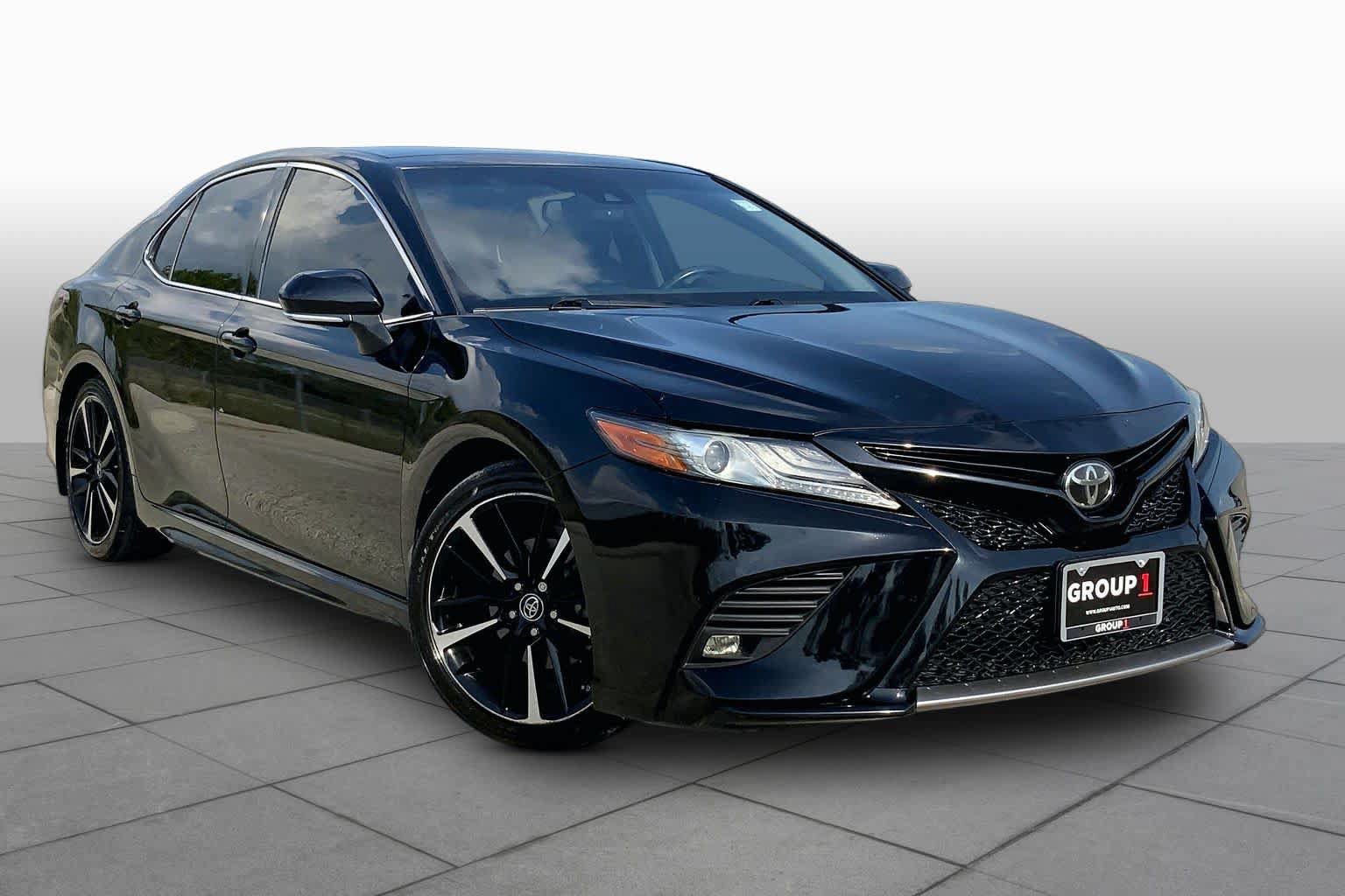 Used 2019 Toyota Camry XSE FWD image 3