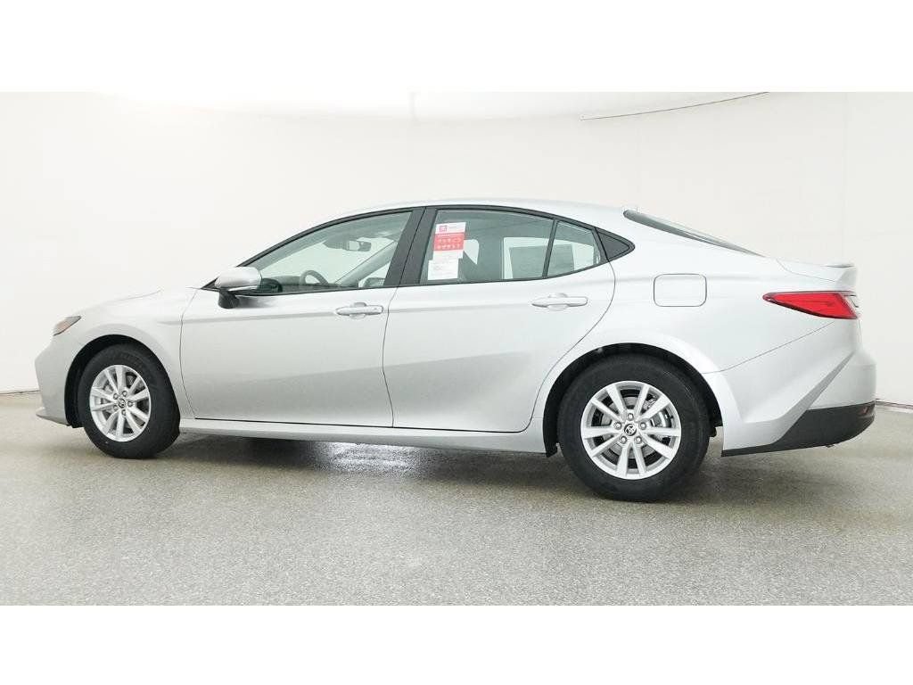 New 2026 Toyota Camry Hybrid FWD image 26