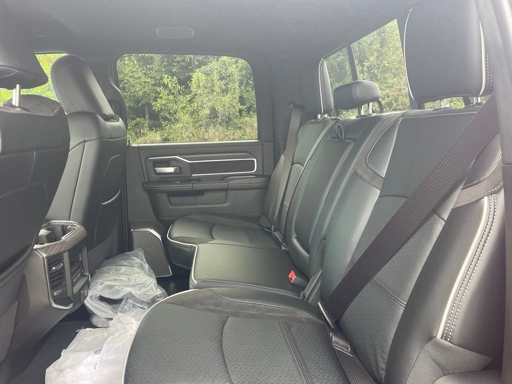 New 2026 RAM 2500 Laramie AWD/4WD image 9