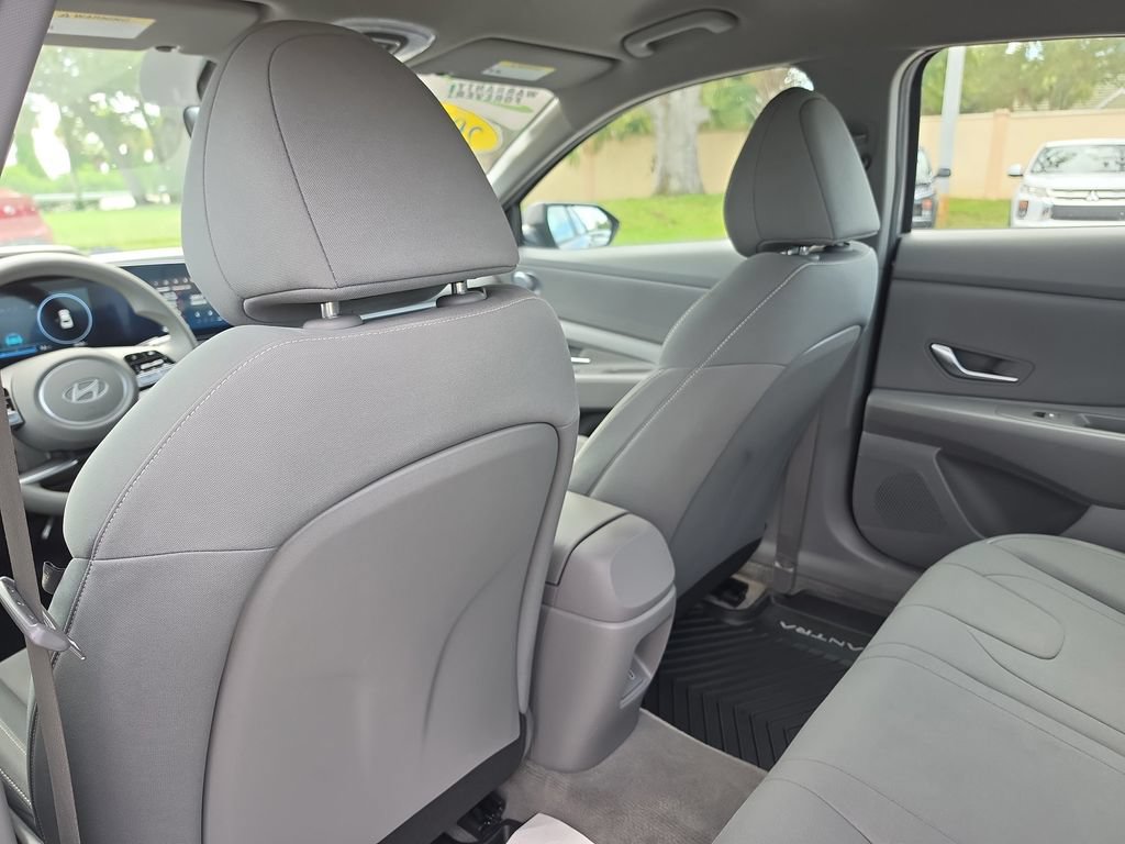 Used 2024 Hyundai Elantra SEL FWD image 11