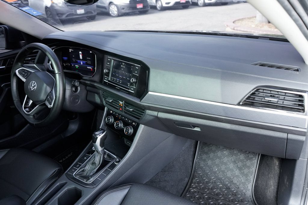 Used 2022 Volkswagen Jetta SE FWD image 38