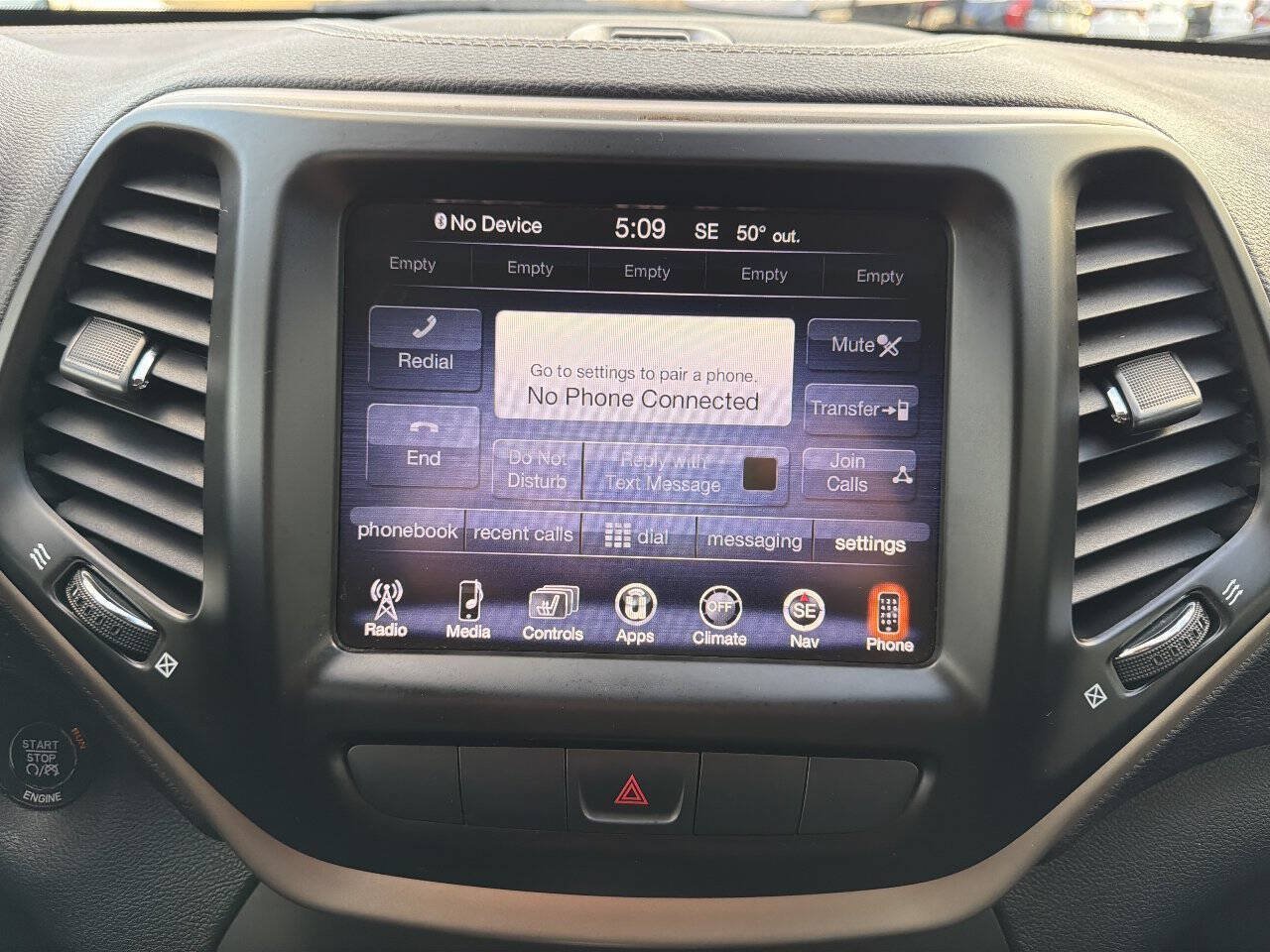 Used 2015 Jeep Cherokee Limited w/ Trailer Tow Group AWD/4WD image 34