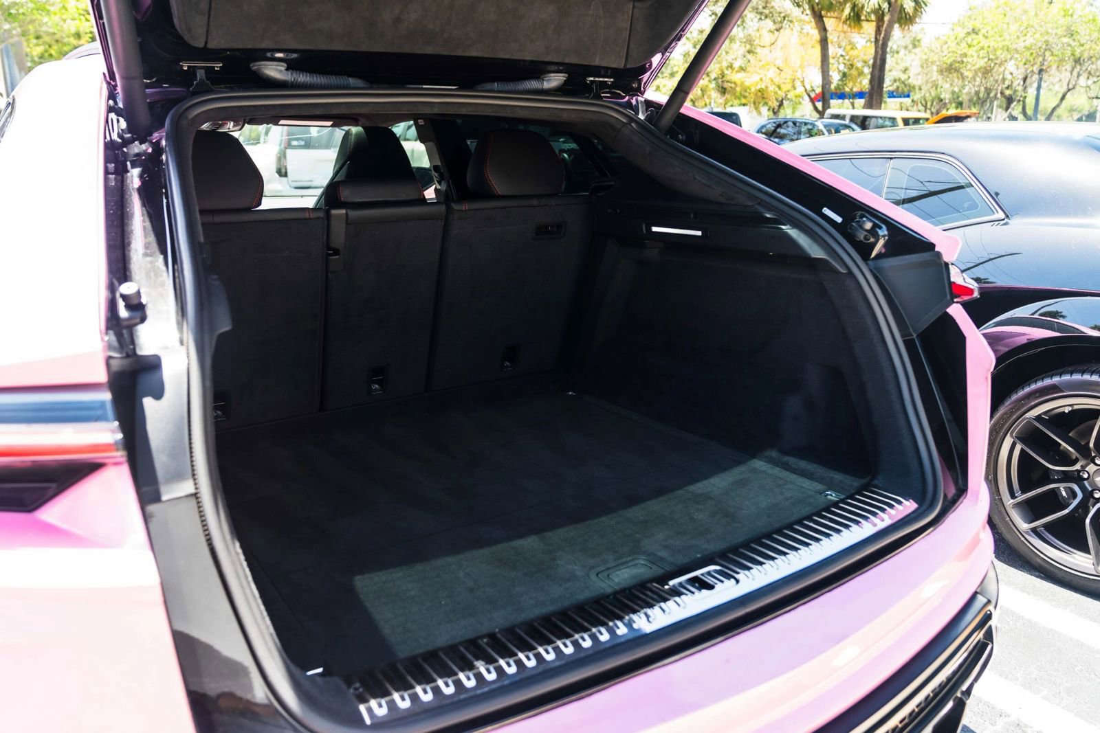 Used 2020 Lamborghini Urus AWD/4WD image 47