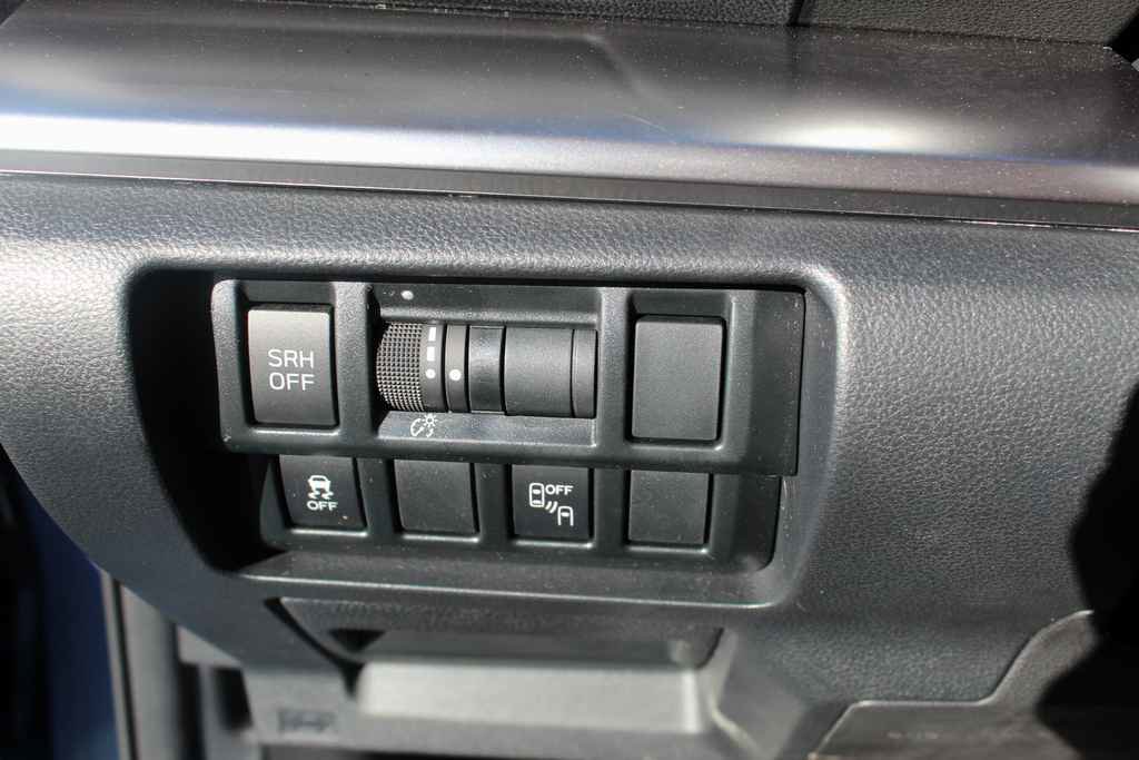 Used 2018 Subaru Crosstrek 2.0i Limited image 13