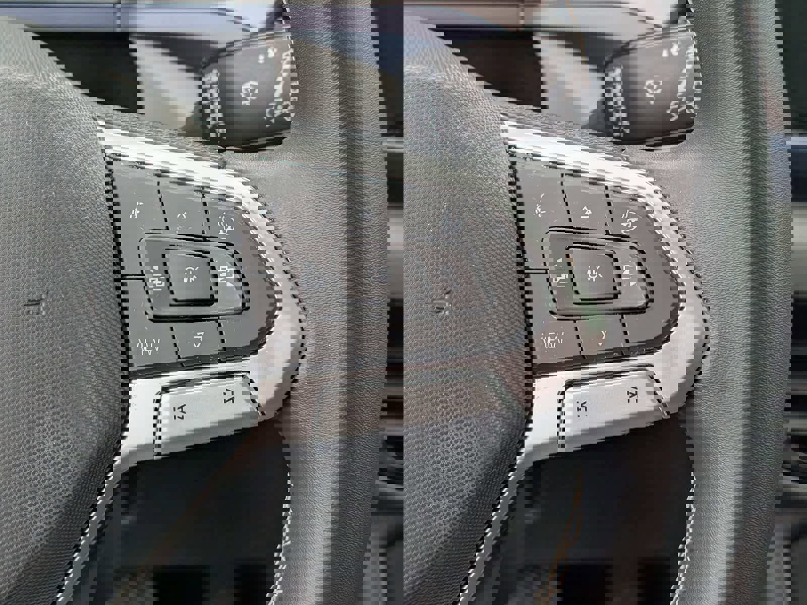 Used 2022 Volkswagen Taos SE image 22