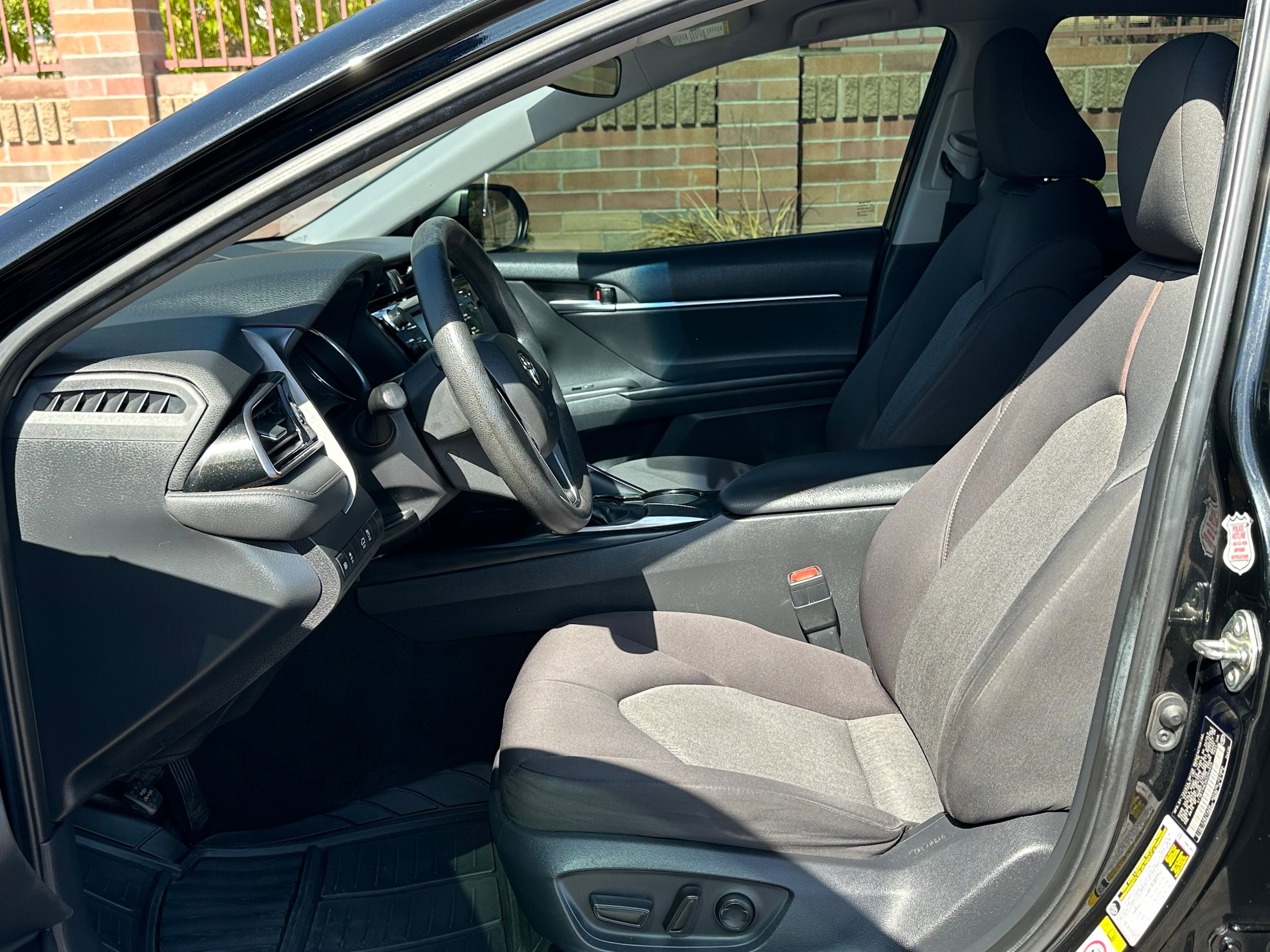 Used 2019 Toyota Camry LE FWD image 6