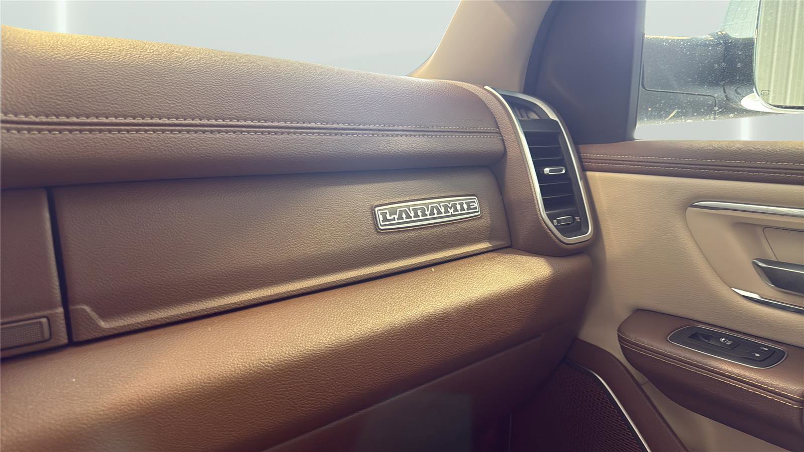 Used 2019 RAM 1500 Laramie AWD/4WD image 24