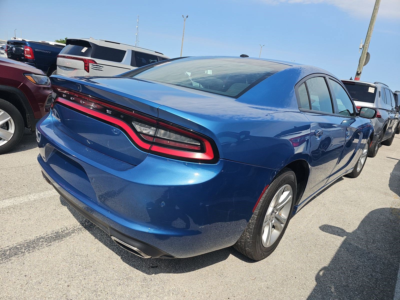 Used 2022 Dodge Charger SXT image 4