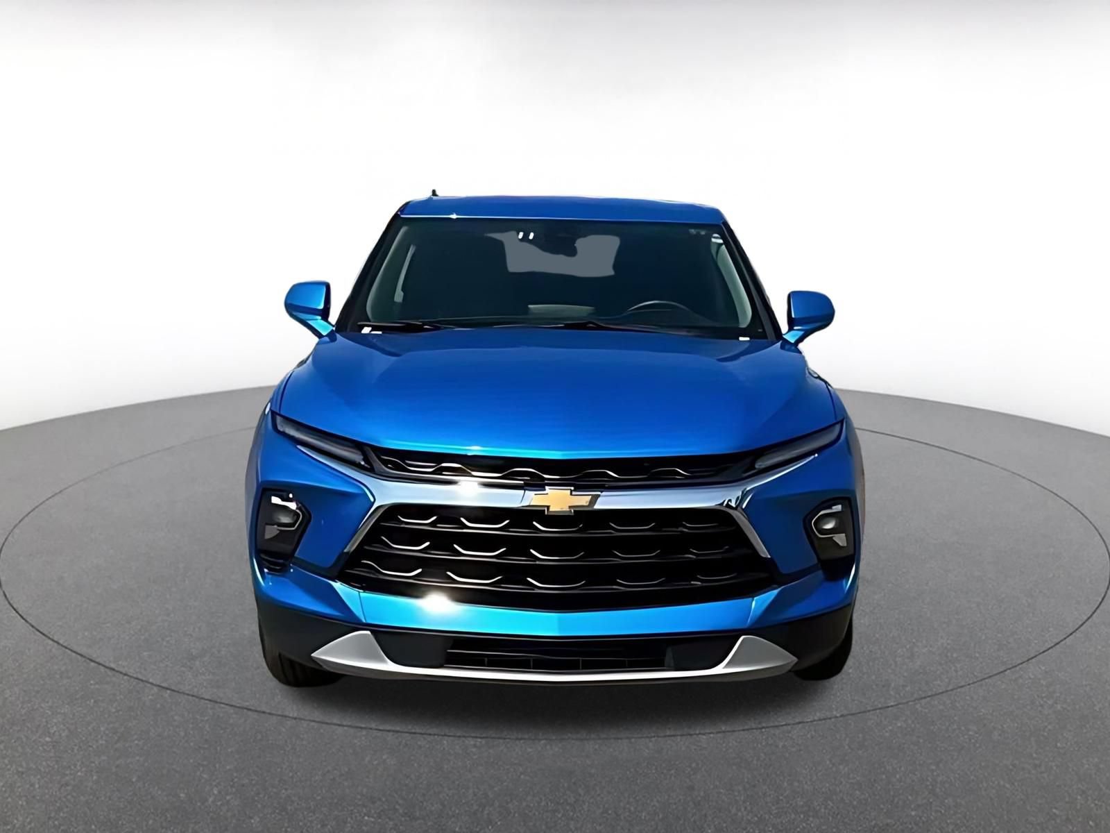 Used 2026 Chevrolet Blazer LT FWD image 3