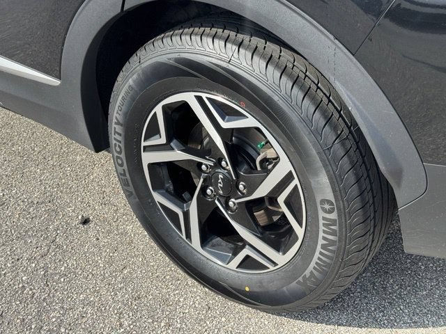 Certified 2024 Kia Sportage LX FWD image 12