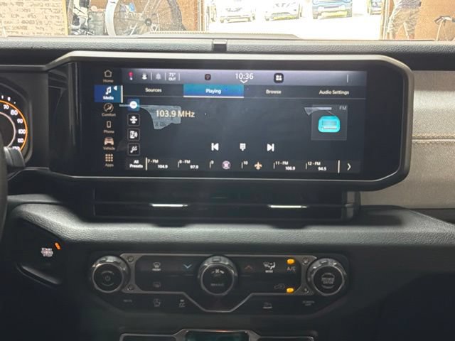 Used 2024 Jeep Gladiator Sport AWD/4WD image 15