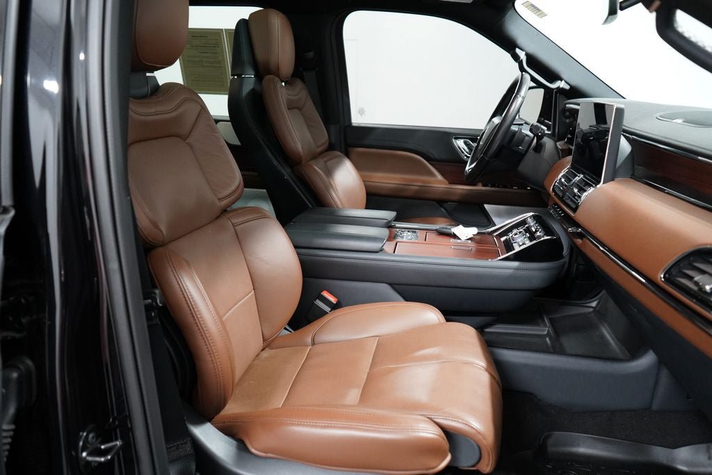 Used 2023 Lincoln Navigator L Reserve w/ Equipment Group 201A AWD/4WD image 25
