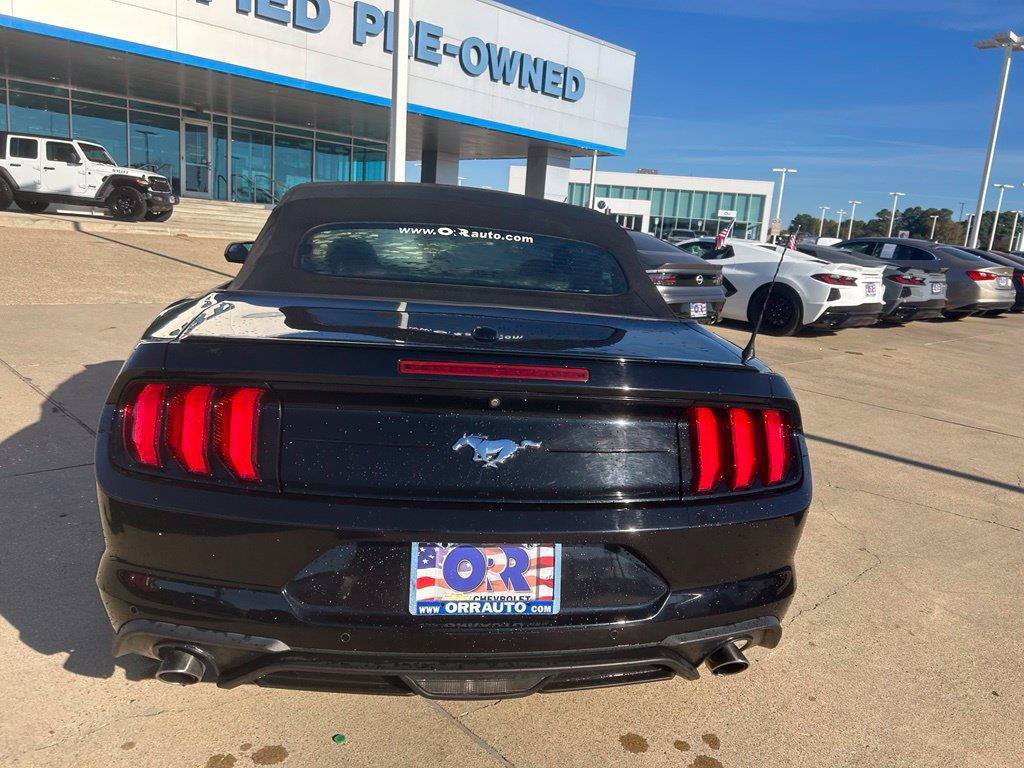 Used 2018 Ford Mustang Premium RWD image 6