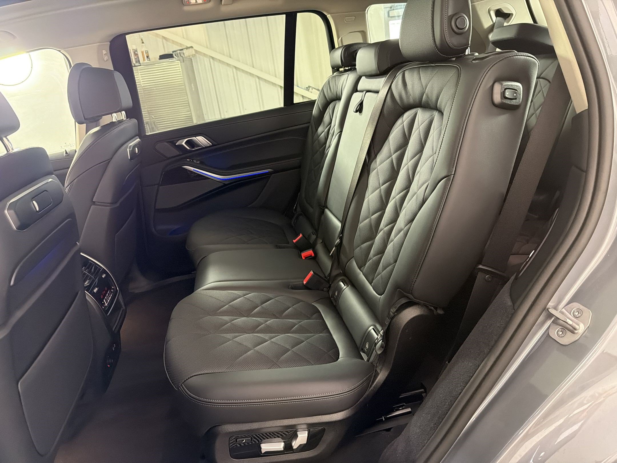Used 2026 BMW X7 xDrive40i w/ Premium Package AWD/4WD image 23