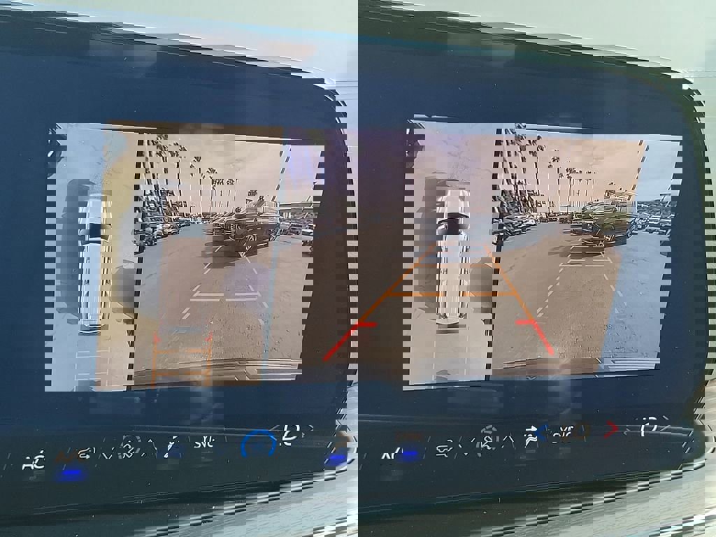 New 2026 Chevrolet Suburban LS image 9