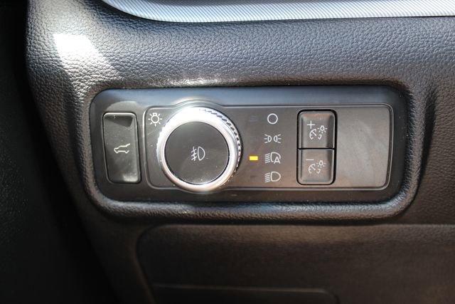 Used 2021 Ford Explorer XLT w/ Equipment Group 202A image 15