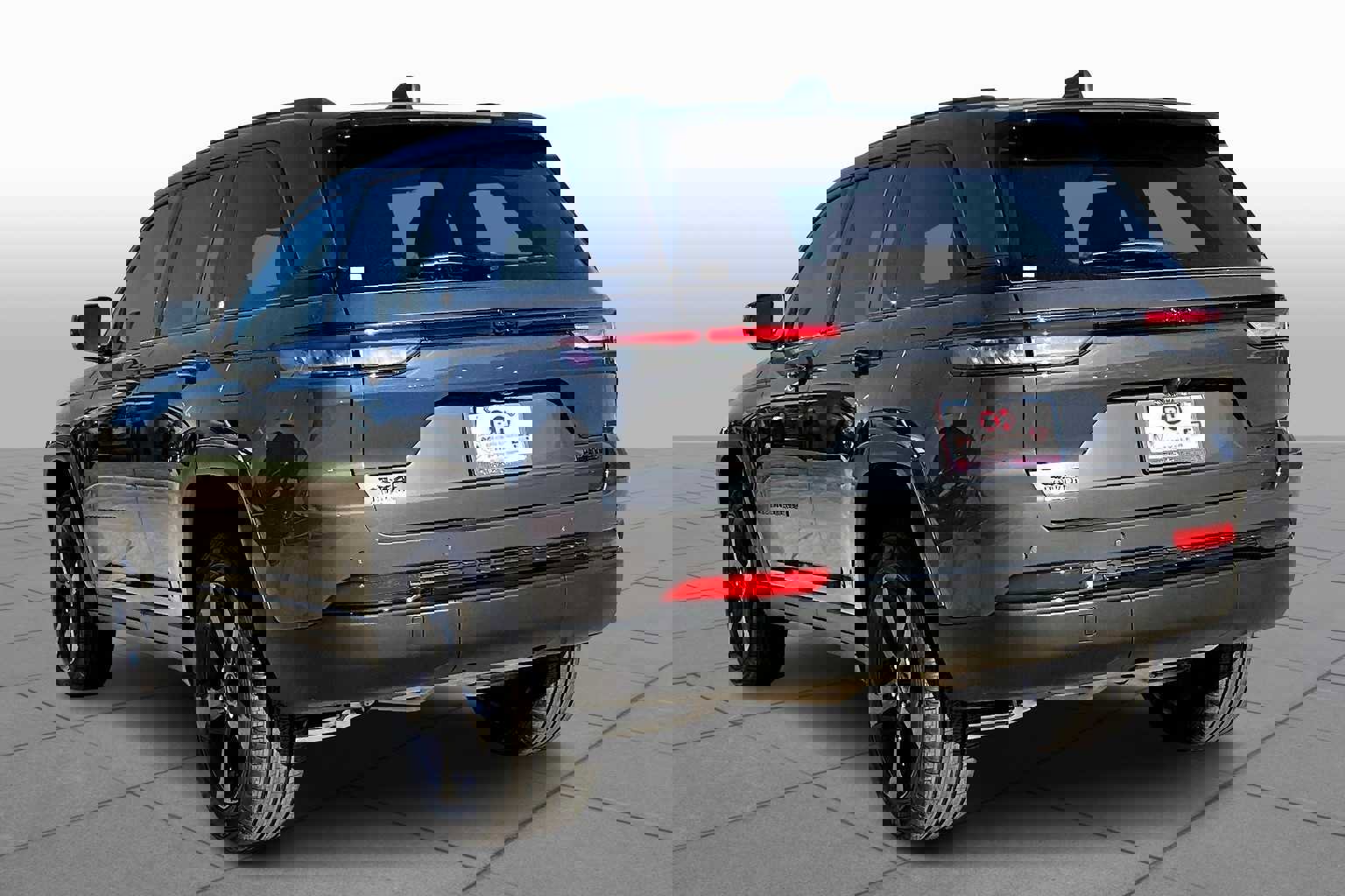 New 2025 Jeep Grand Cherokee Limited w/ Black Appearance Package image 13