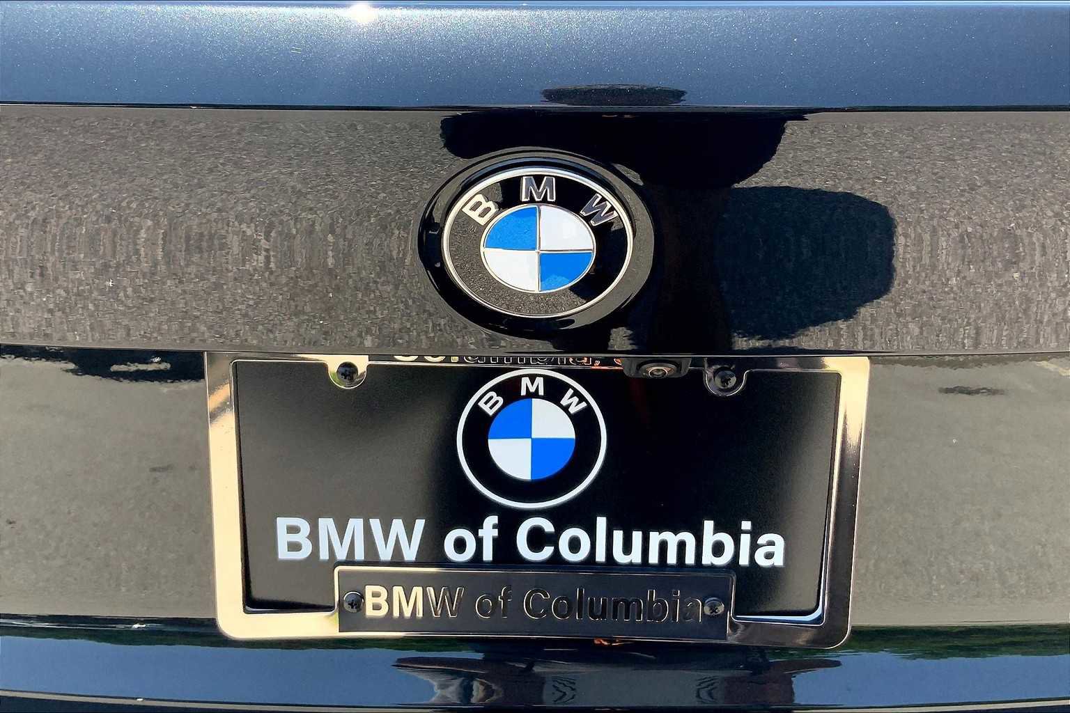 Used 2025 BMW 330i Sedan w/ Convenience Package image 15