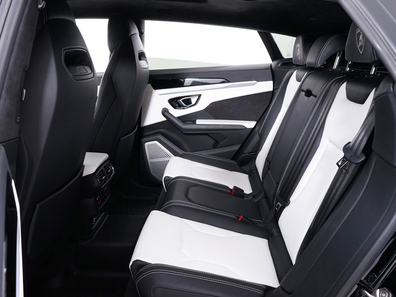 Used 2022 Lamborghini Urus image 27