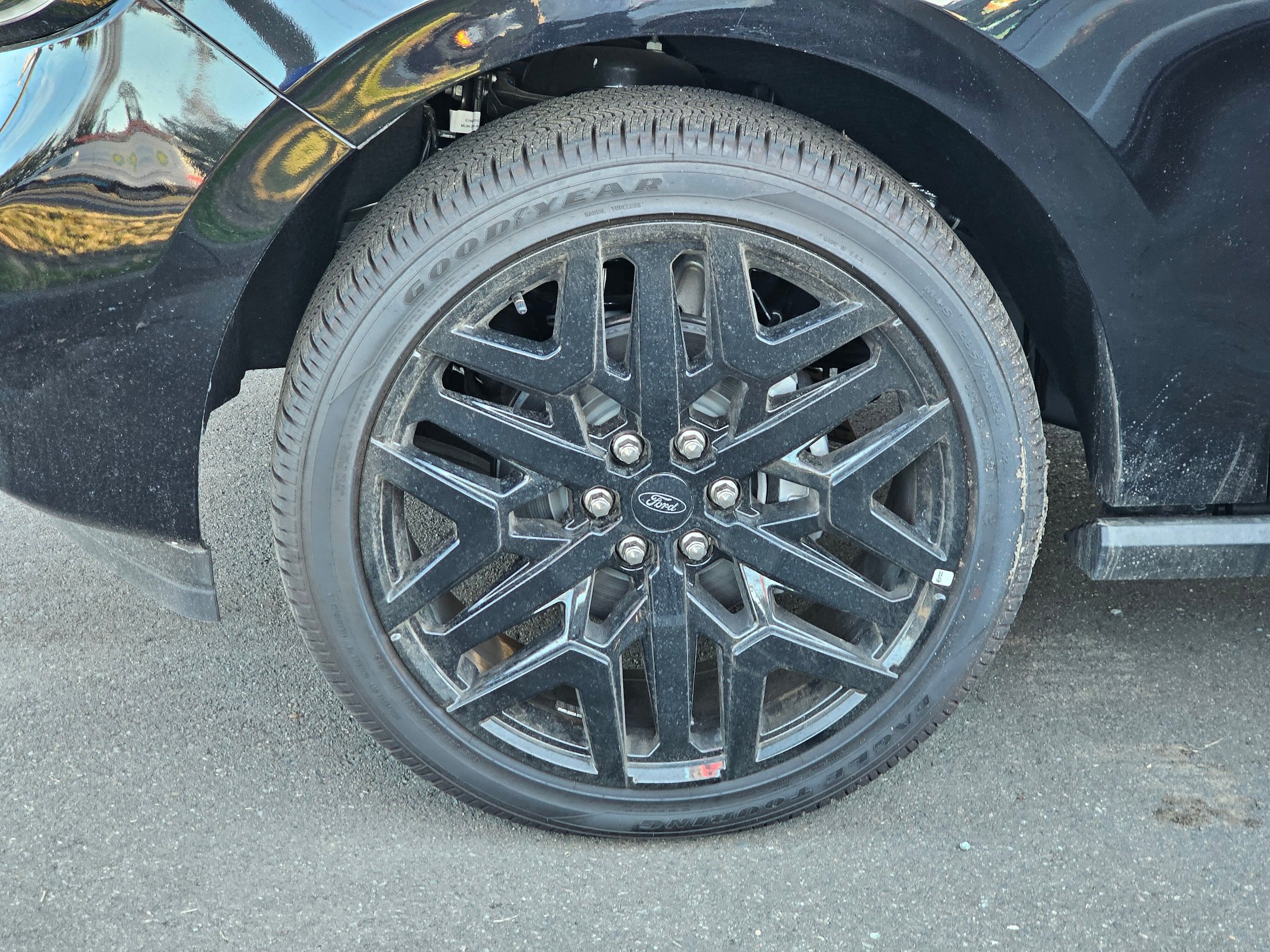 New 2026 Ford Expedition Max Platinum w/ Stealth Performance Package AWD/4WD image 8