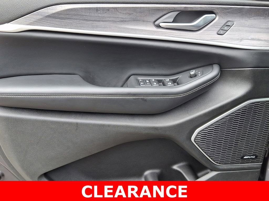 Used 2022 Jeep Grand Cherokee L Limited AWD/4WD image 14