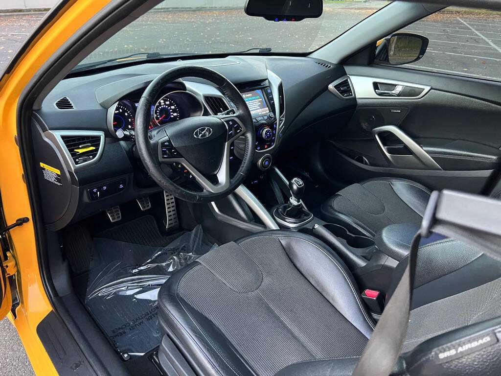 Used 2012 Hyundai Veloster w/ Style Pkg FWD image 10