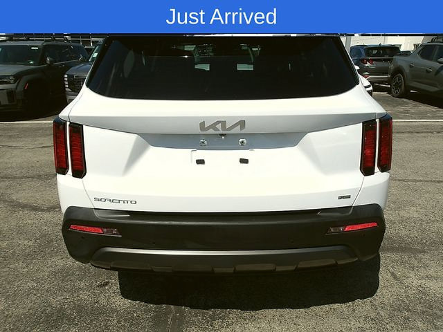 Used 2023 Kia Sorento S w/ Panoramic Sunroof Package AWD/4WD image 6