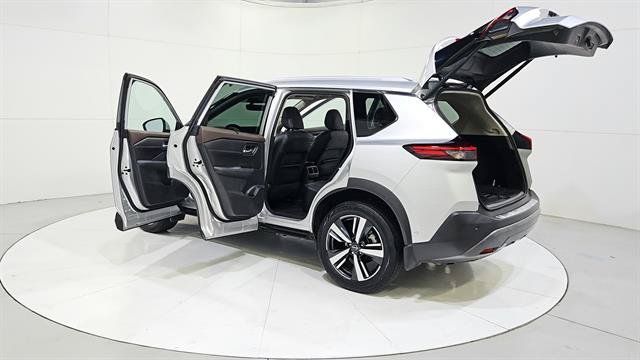 Used 2022 Nissan Rogue SL w/ SL Premium Package FWD image 31