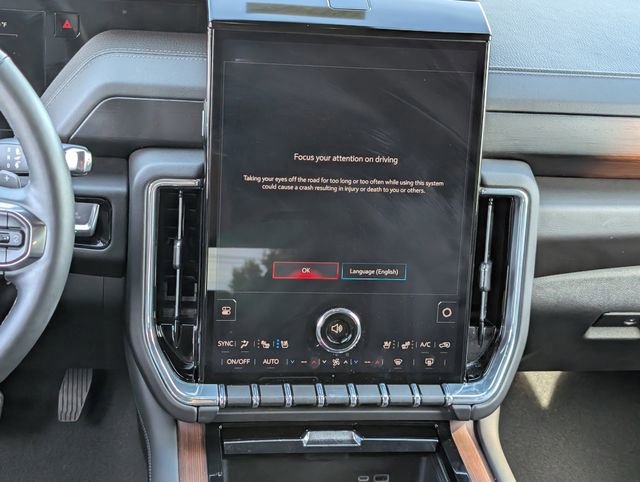 Certified 2025 GMC Yukon Denali AWD/4WD image 12