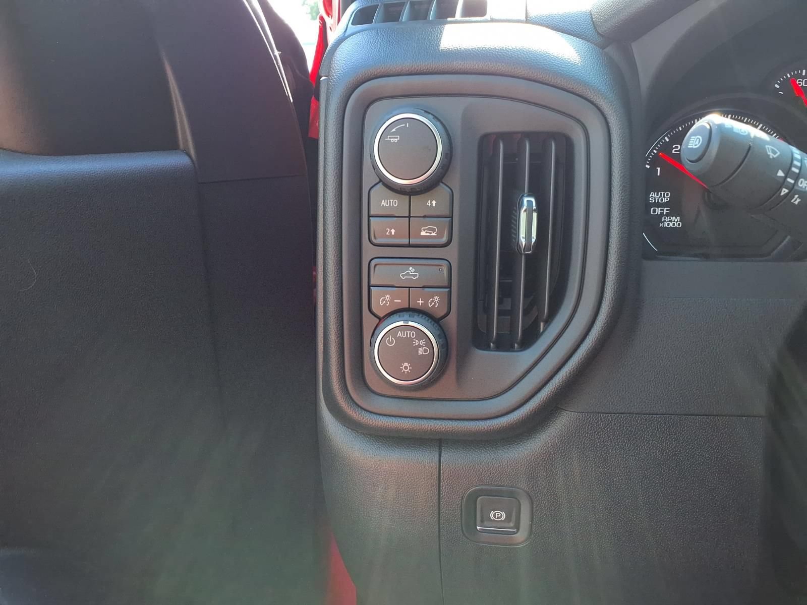 New 2026 Chevrolet Silverado 1500 Custom w/ Turbomax Blackout Package AWD/4WD image 13