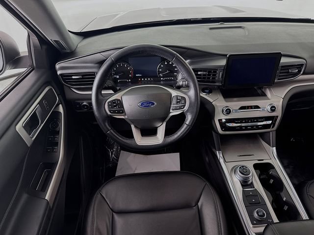 Used 2022 Ford Explorer XLT w/ Equipment Group 202A image 22