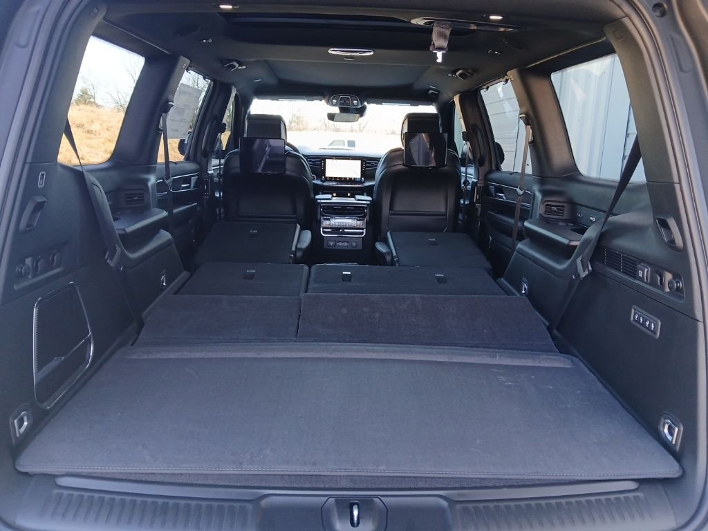 New 2026 Jeep Grand Wagoneer Limited AWD/4WD image 43