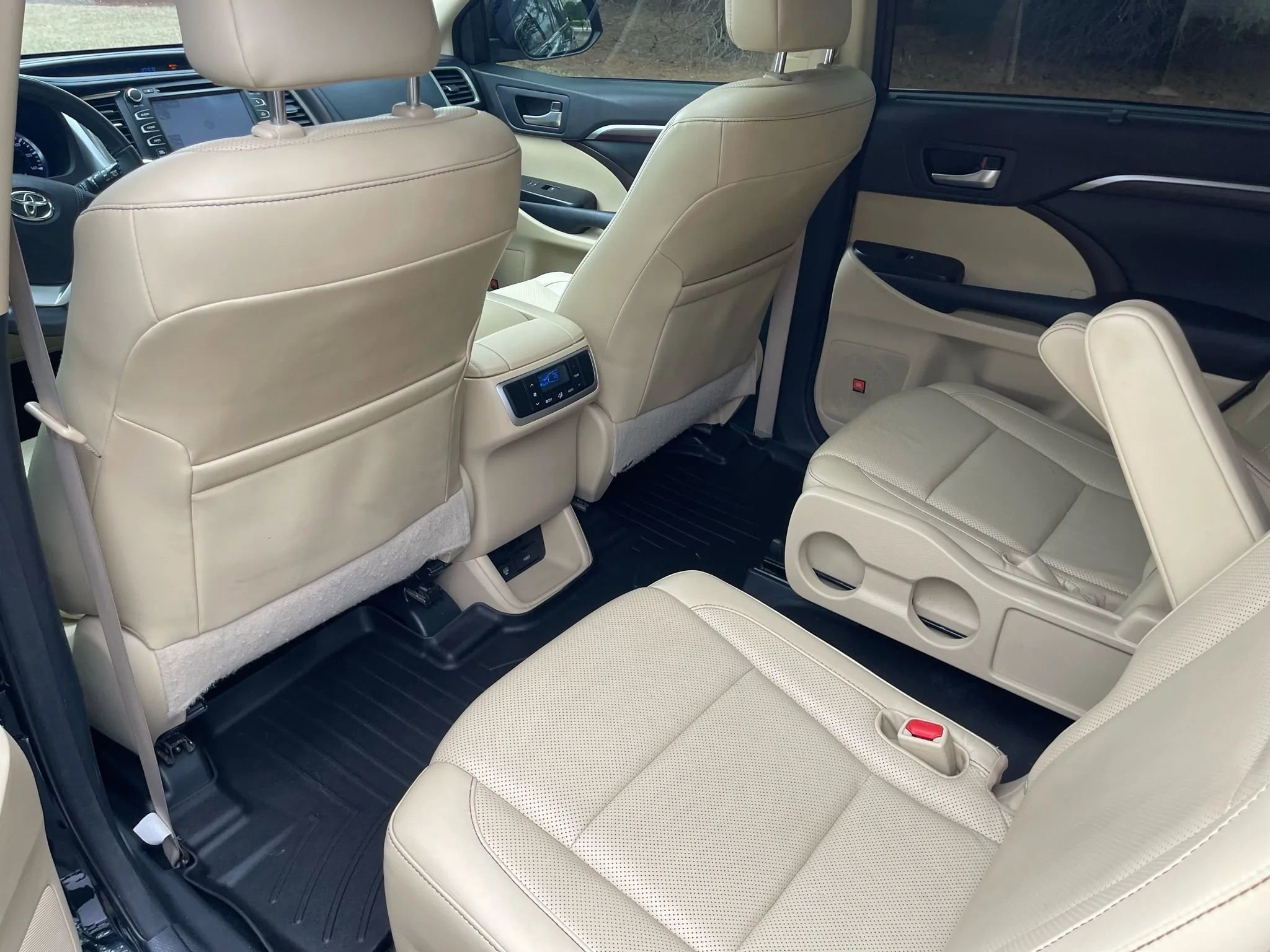 Used 2015 Toyota Highlander Limited image 12